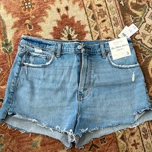 Abercrombie & Fitch High Rise 4" Mom Shorts